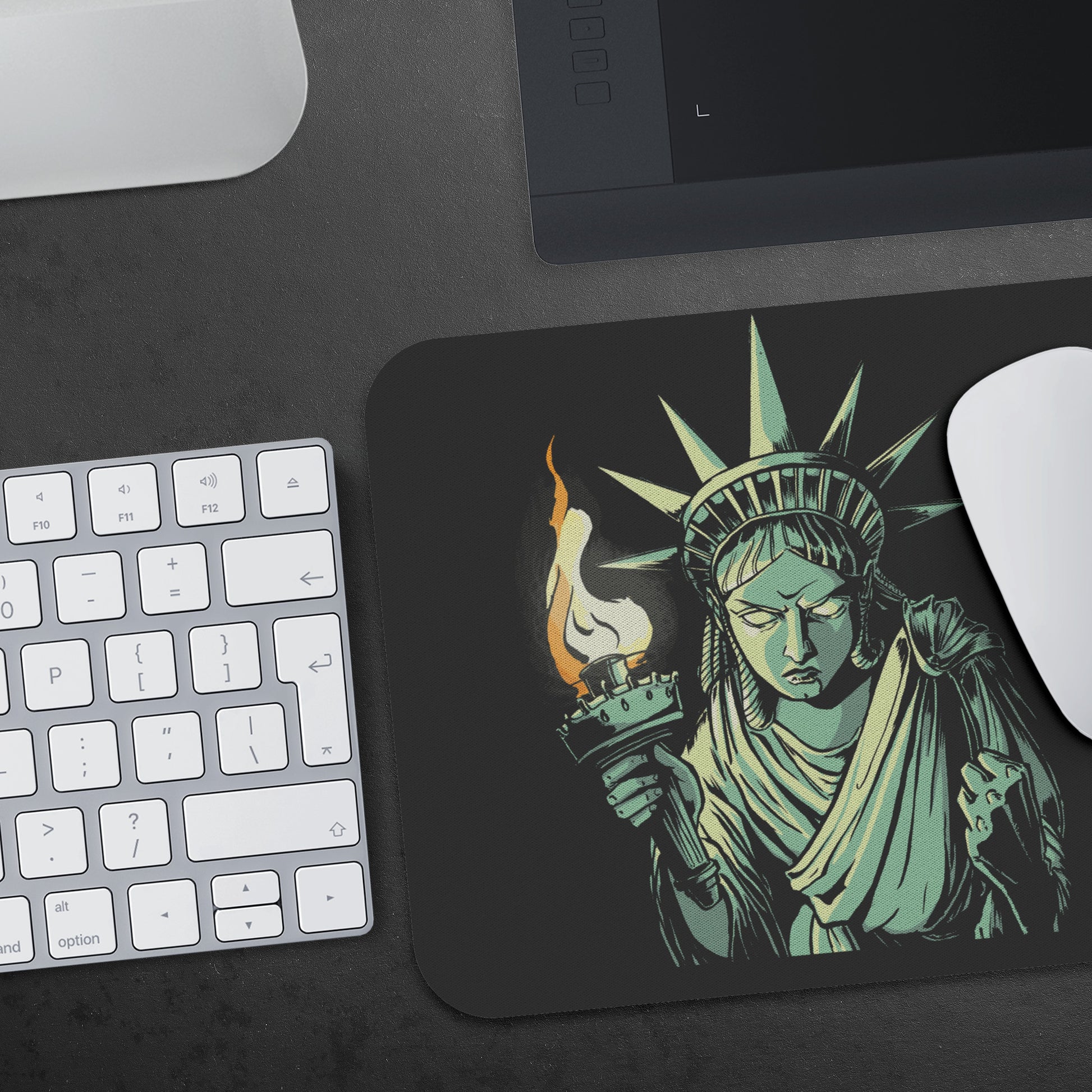 A Statue Of Liberty Mousepad - DUGO