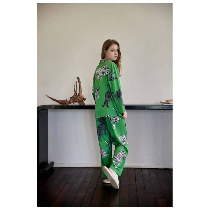 Green Leopard Printed Women Sleepwear Silk Textured Satin Long Sleeve And Pants Pajama Set